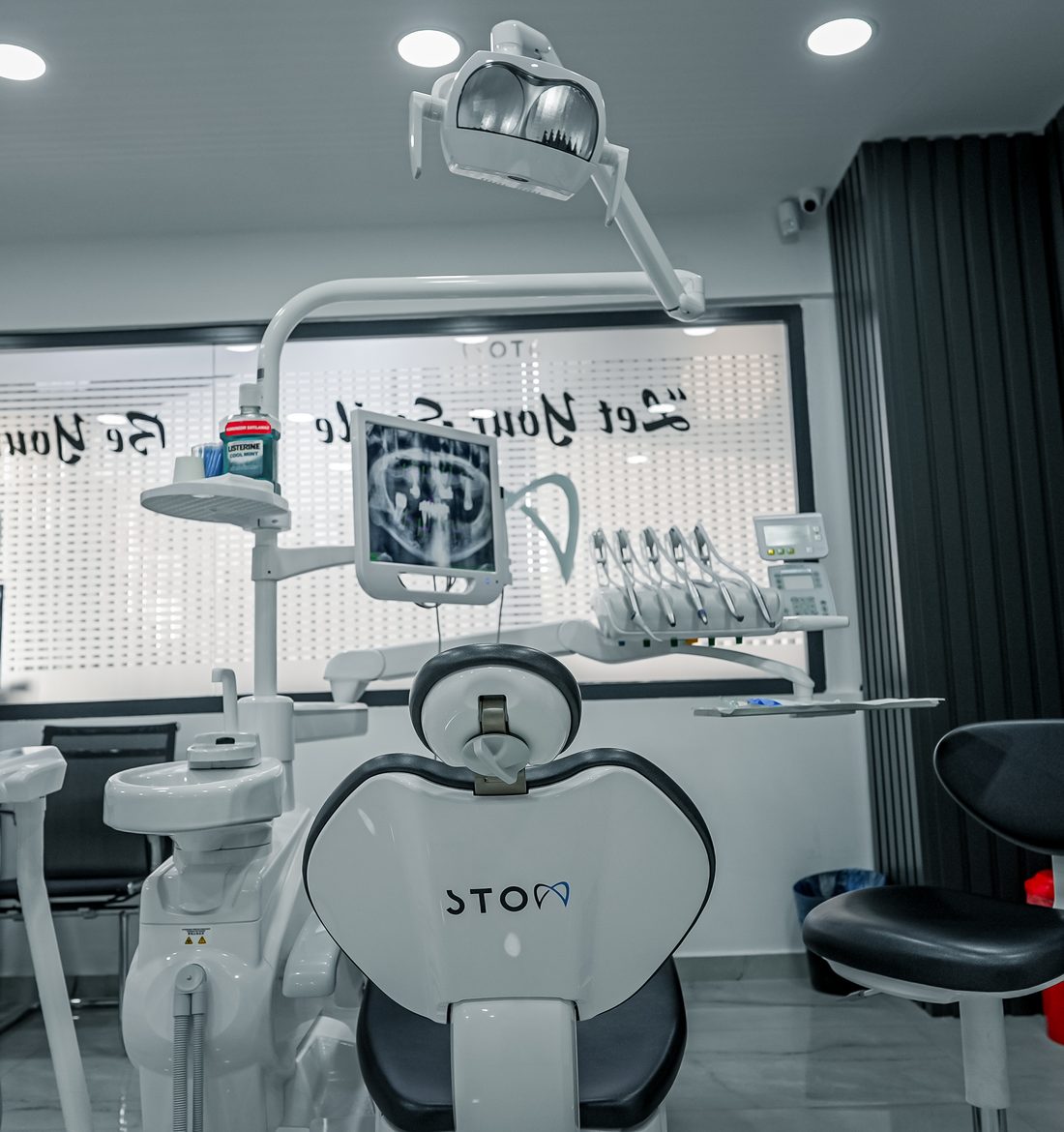 Toronto Bridge fixed full-arch implants Stom Dental Centre