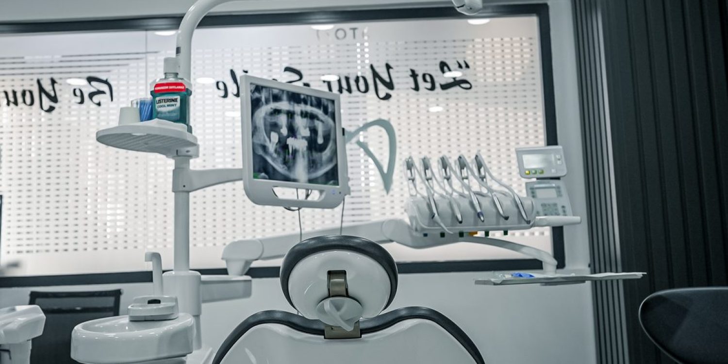 Toronto Bridge fixed full-arch implants Stom Dental Centre